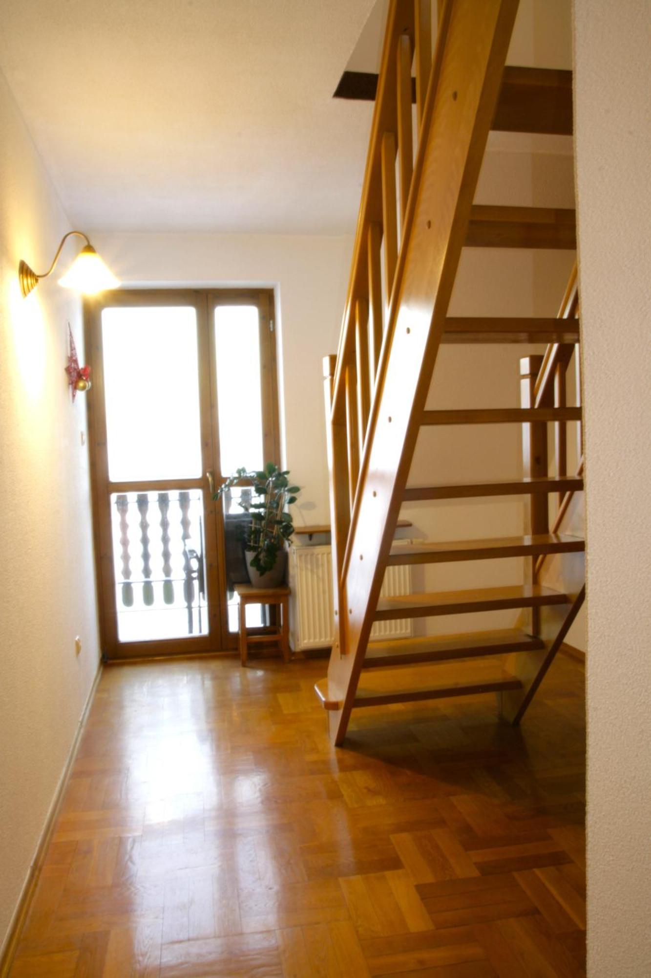 Farm stay Wyspa Ciszy - Agroturystyka, Nieopodal Czorsztyna, I Kluszkowce Nad Zalewem Czorsztynskim Maniowy